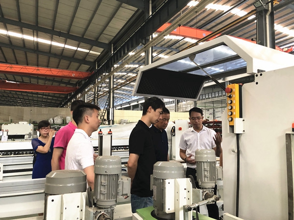 平台为媒,共促发展|中国木材与木制品流通协会木门窗专业委员会举办广东供应商企业走访活动系列(三) 平台为媒,共促发展|中国木材与木制品流通协会木门窗专业委员会举办广东供应商企业走访活动系列(三)