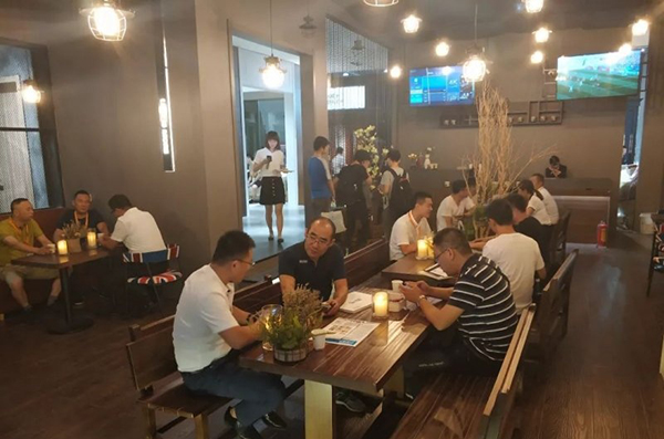 2018中国建博会（广州）| 建博会首日 鑫迪木门大放异彩！