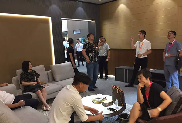2018中国建博会(广州)| 整装集成,全新亮相—领绣整装集成智能家居登陆建博会 2018中国建博会(广州)| 整装集成,全新亮相—领绣整装集成智能家居登陆建博会