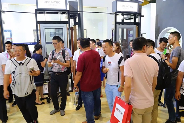 宏明泰铝包木窗2018广州展会火热进行