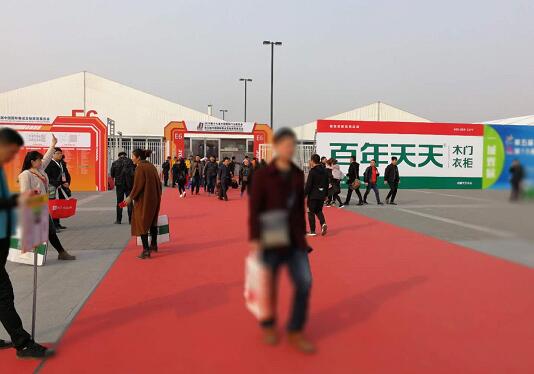 百年天天品牌宣传放大招，40处高炮广告密集布点高速路