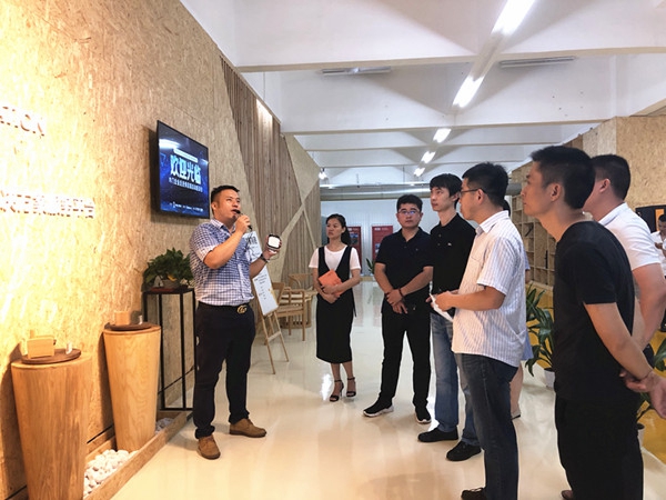 平台为媒,共促发展|中国木材与木制品流通协会木门窗专业委员会举办广东供应商企业走访活动系列(三) 平台为媒,共促发展|中国木材与木制品流通协会木门窗专业委员会举办广东供应商企业走访活动系列(三)