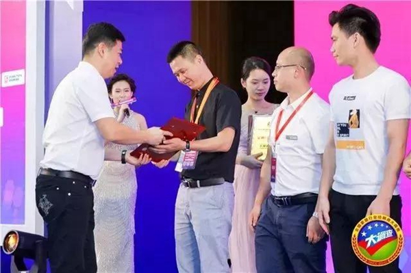 安格尔门窗斩获“定制门窗三十强”称号