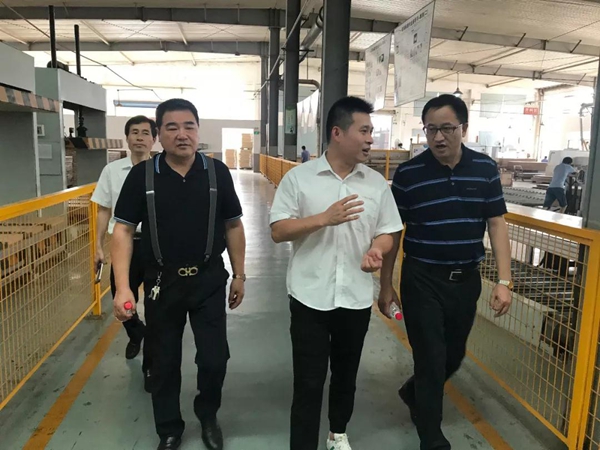 金迪木门：中国木材与木制品流通协会刘能文会长一行莅临参观