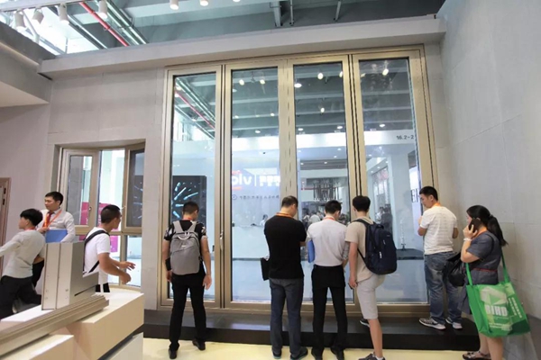 铿固门窗四大新品亮相2018中国建博会（广州）
