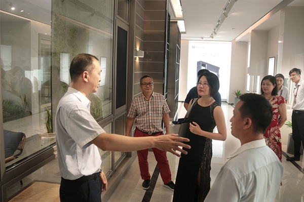 阡陌纵横，水到渠成：轩尼斯门窗＆加拿大龙脉集团联合战略会议