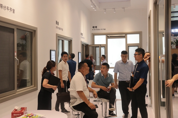 轩尼斯门窗荣耀绽放中国建博会（广州），新国货，新标杆！