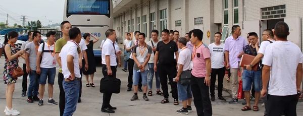 签约31家,意向93家,栢斯格定制再创高峰,唯美形象广告首发! 签约31家,意向93家,栢斯格定制再创高峰,唯美形象广告首发!