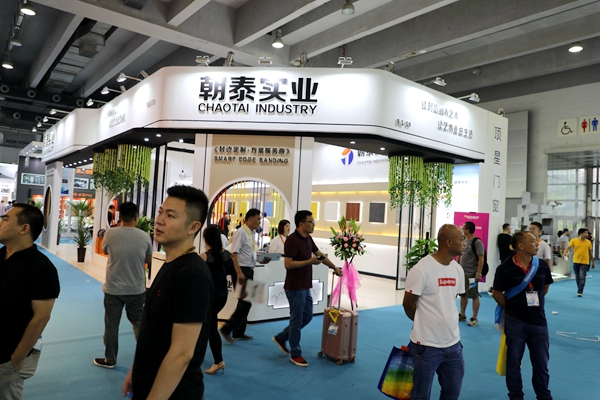 中国建博会20周年现场直击 | 朝泰实业吴浩：把封边条做到极致