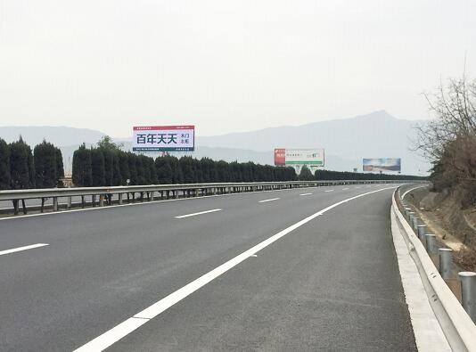 百年天天品牌宣传放大招，40处高炮广告密集布点高速路