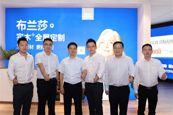 2018中国建博会（广州）| 布兰莎亮相建博会，730㎡的展馆挤爆啦！