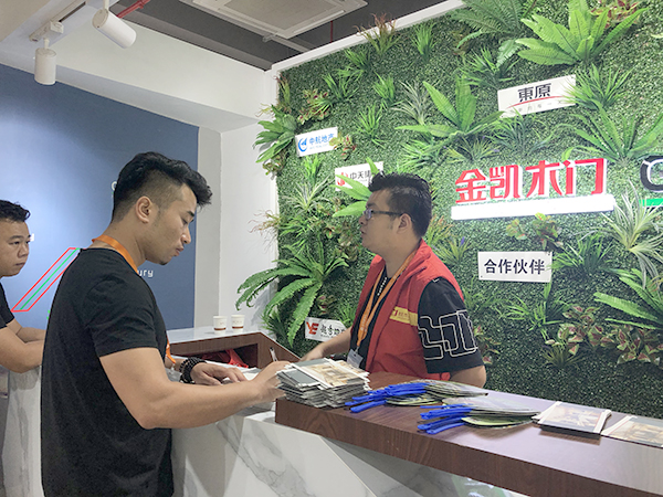 中国建博会20周年现场直击丨金凯木门周鹏：源于生活 归于生活