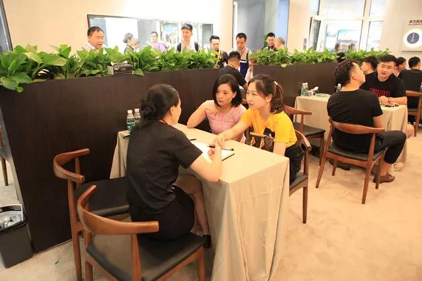 2018中国建博会（广州）| 罗兰西尼获众多代理商狂Pick的三大理由