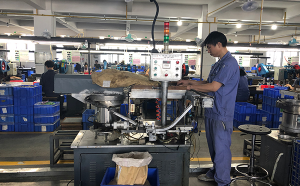 磨刀不误砍柴工,产品还是全套好 ——中国木材与木制品流通协会木门窗专业委员会举办广东供应商企业走访活动系列(二) 磨刀不误砍柴工,产品还是全套好 ——中国木材与木制品流通协会木门窗专业委员会举办广东供应商企业走访活动系列(二)