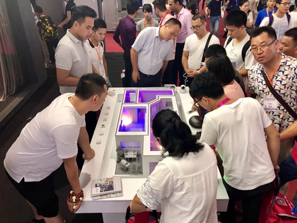 2018中国建博会（广州）|建博会前沿，LifeSmart云起诠释科技与生活的完美融合