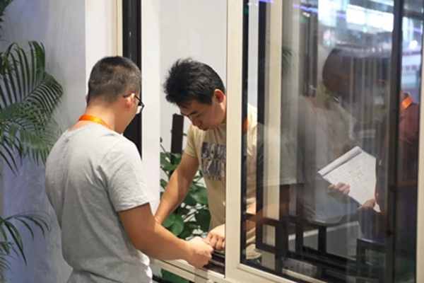 怡发门窗加盟热潮继续,直击中国建博会(广州)现场 怡发门窗加盟热潮继续,直击中国建博会(广州)现场