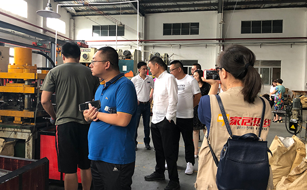 磨刀不误砍柴工,产品还是全套好 ——中国木材与木制品流通协会木门窗专业委员会举办广东供应商企业走访活动系列(二) 磨刀不误砍柴工,产品还是全套好 ——中国木材与木制品流通协会木门窗专业委员会举办广东供应商企业走访活动系列(二)