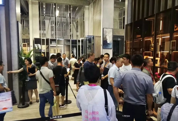 2018中国建博会(广州)|拉迷第二代“米兰诺”惊艳全场,第一天签约32家! 2018中国建博会(广州)|拉迷第二代“米兰诺”惊艳全场,第一天签约32家!