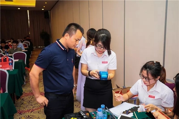 唐朝楼梯&全屋实木定制:唐朝家人共襄盛举 庆祝新品发布会圆满举行 唐朝楼梯&全屋实木定制:唐朝家人共襄盛举 庆祝新品发布会圆满举行