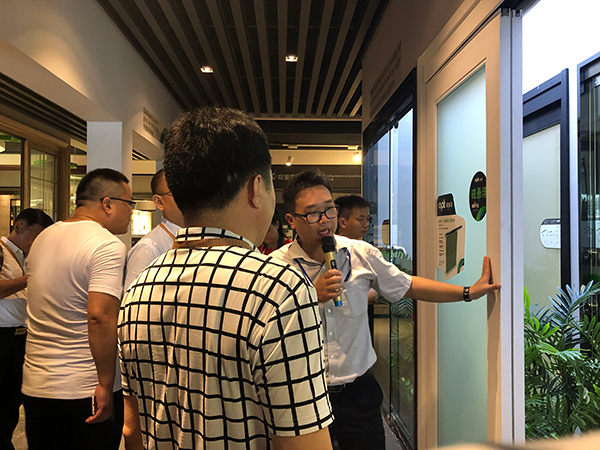 磨刀不误砍柴工,产品还是全套好 ——中国木材与木制品流通协会木门窗专业委员会举办广东供应商企业走访活动系列(二) 磨刀不误砍柴工,产品还是全套好 ——中国木材与木制品流通协会木门窗专业委员会举办广东供应商企业走访活动系列(二)