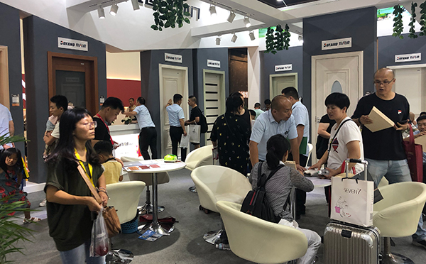 中国建博会20周年现场直击|布凡迪陈新峰:明年同步启动运营和培训 中国建博会20周年现场直击|布凡迪陈新峰:明年同步启动运营和培训
