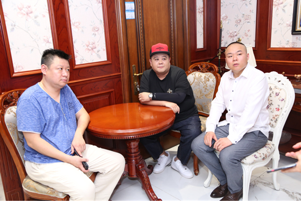 博亮木门携手孙越打造不一样的疯狂木门SHOW