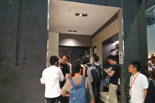 2018中国建博会（广州）| 鑫势突破 迪满全国 鑫迪木门燃爆全场！