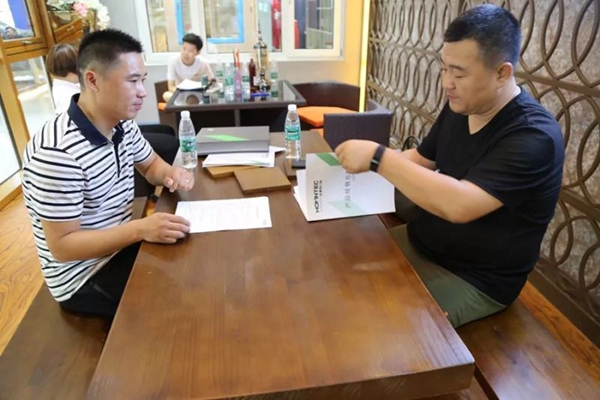 宏明泰铝包木门窗“安全环保，幸福随行”，与您踏上全新征程