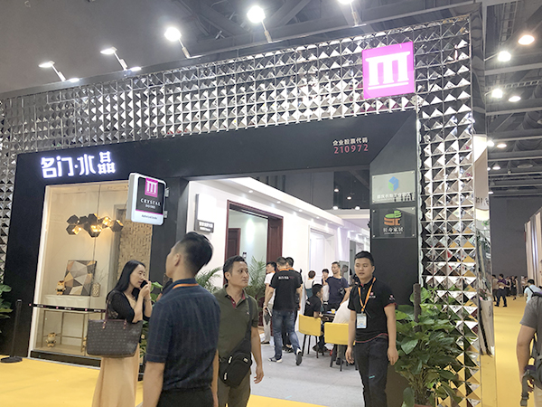 中国建博会20周年现场直击丨名门·水晶张晓强:不忘初心 继续前行 中国建博会20周年现场直击丨名门·水晶张晓强:不忘初心 继续前行