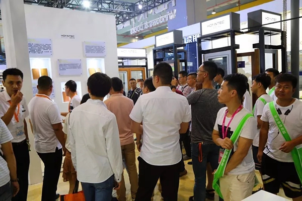 宏明泰铝包木窗2018广州展会火热进行