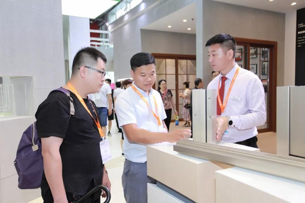 铿固门窗四大新品亮相2018中国建博会（广州）