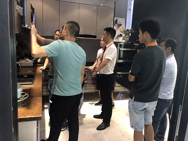 2018中国建博会(广州)| 艾厨亮剑出征建博会,尽显大牌风采! 2018中国建博会(广州)| 艾厨亮剑出征建博会,尽显大牌风采!