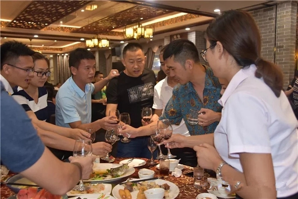 唐朝楼梯&全屋实木定制:唐朝家人共襄盛举 庆祝新品发布会圆满举行 唐朝楼梯&全屋实木定制:唐朝家人共襄盛举 庆祝新品发布会圆满举行
