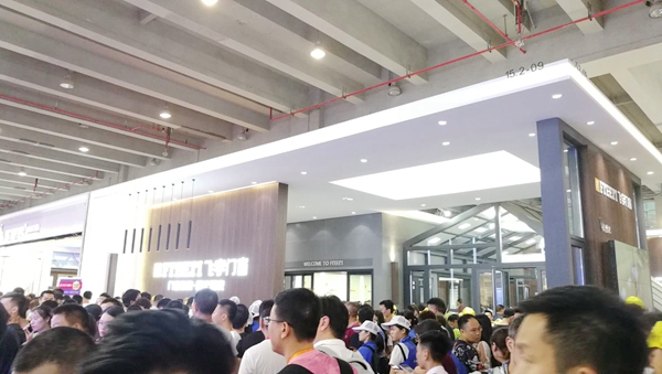 中国建博会20周年现场直击 | 飞宇门窗陈刚:门窗世家,呵护到家 中国建博会20周年现场直击 | 飞宇门窗陈刚:门窗世家,呵护到家