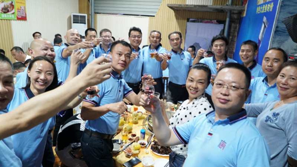 热烈祝贺广东省橱柜业商会二届三次理事会议胜利召开