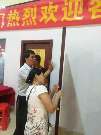 广大客商来和兴赢木业参观考察！！