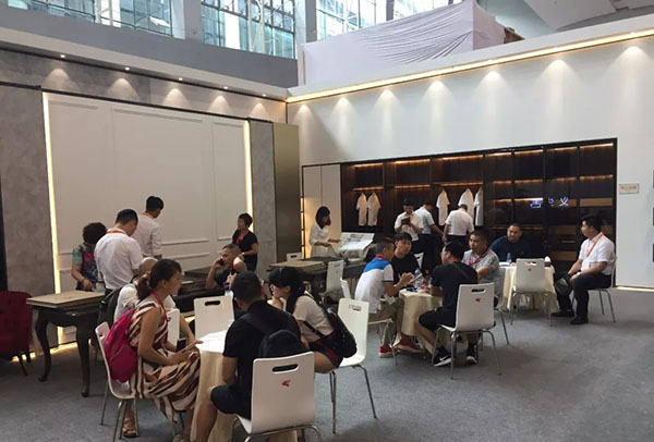 2018中国建博会(广州)| 整装集成,全新亮相—领绣整装集成智能家居登陆建博会 2018中国建博会(广州)| 整装集成,全新亮相—领绣整装集成智能家居登陆建博会