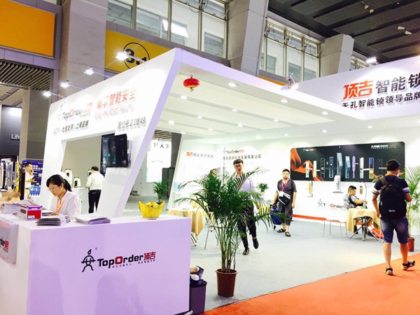 中国建博会20周年现场直击 | 顶吉智能锁赵翎：尊享顶吉智能新安全