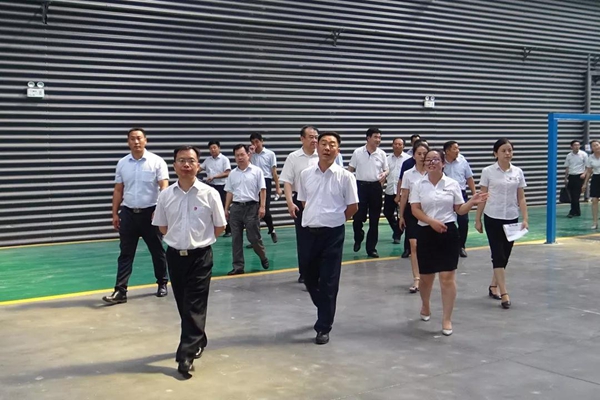 绿盾中天门窗：临朐县委副书记、县长刘裕斌，华建集团等领导莅临指导
