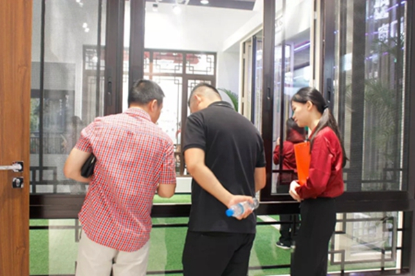 怡发门窗加盟热潮继续,直击中国建博会(广州)现场 怡发门窗加盟热潮继续,直击中国建博会(广州)现场