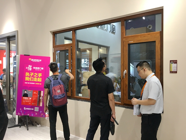 中国建博会20周年现场直击 | 帝奥斯门窗梁焕新:最新研发明星产品 中国建博会20周年现场直击 | 帝奥斯门窗梁焕新:最新研发明星产品