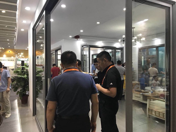 中国建博会20周年现场直击|罗格尼兰门窗况侯燕：好的产品不可能没有销路
