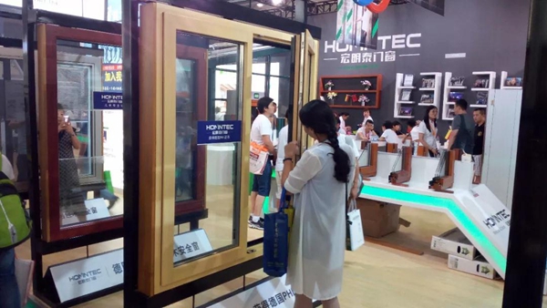 宏明泰铝包木窗2018广州展会火热进行