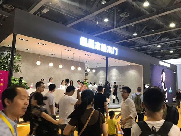 2018中国建博会(广州)| 火!炎!焱!尚品本色闪耀亮相建博会! 2018中国建博会(广州)| 火!炎!焱!尚品本色闪耀亮相建博会!