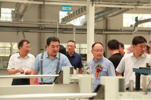 金迪木门江苏泗阳工厂产品下线仪式隆重举行