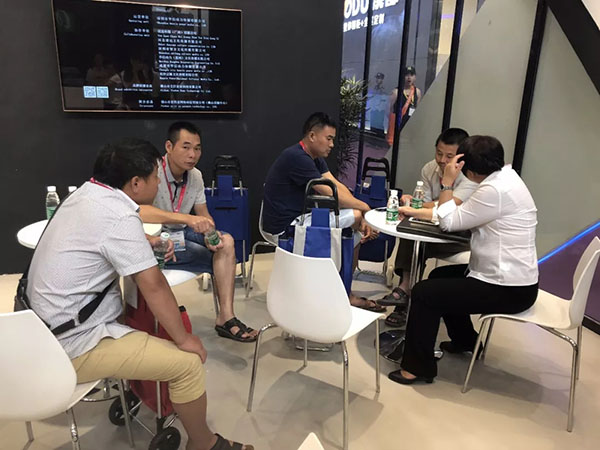 2018中国建博会(广州)| 艾厨亮剑出征建博会,尽显大牌风采! 2018中国建博会(广州)| 艾厨亮剑出征建博会,尽显大牌风采!