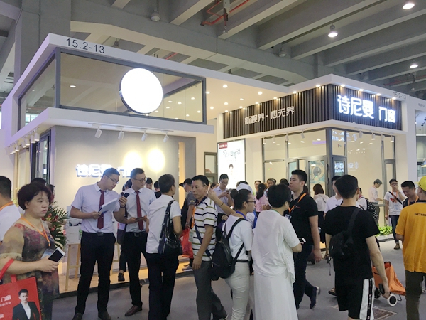 中国建博会20周年现场直击|诗尼曼门窗李正海:突围定制门窗 中国建博会20周年现场直击|诗尼曼门窗李正海:突围定制门窗