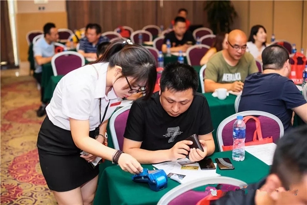 唐朝楼梯&全屋实木定制:唐朝家人共襄盛举 庆祝新品发布会圆满举行 唐朝楼梯&全屋实木定制:唐朝家人共襄盛举 庆祝新品发布会圆满举行