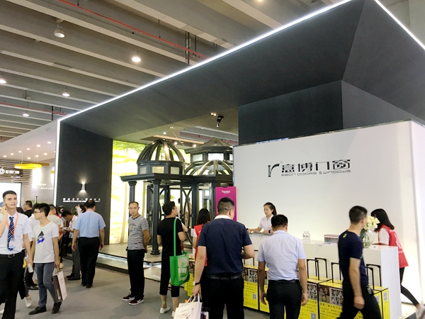 中国建博会20周年现场直击|意博门窗黄涛：爆款门窗即将来袭