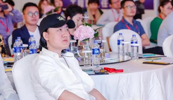 2018中国建博会(广州)丨让设计拥抱生活——第七届中国木门产品大会精彩回放 2018中国建博会(广州)丨让设计拥抱生活——第七届中国木门产品大会精彩回放